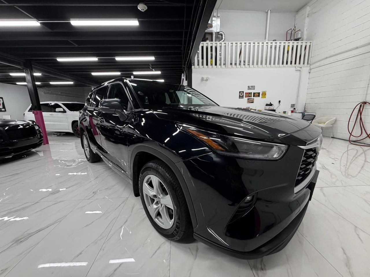 Toyota Highlander LE AWD V6 2021