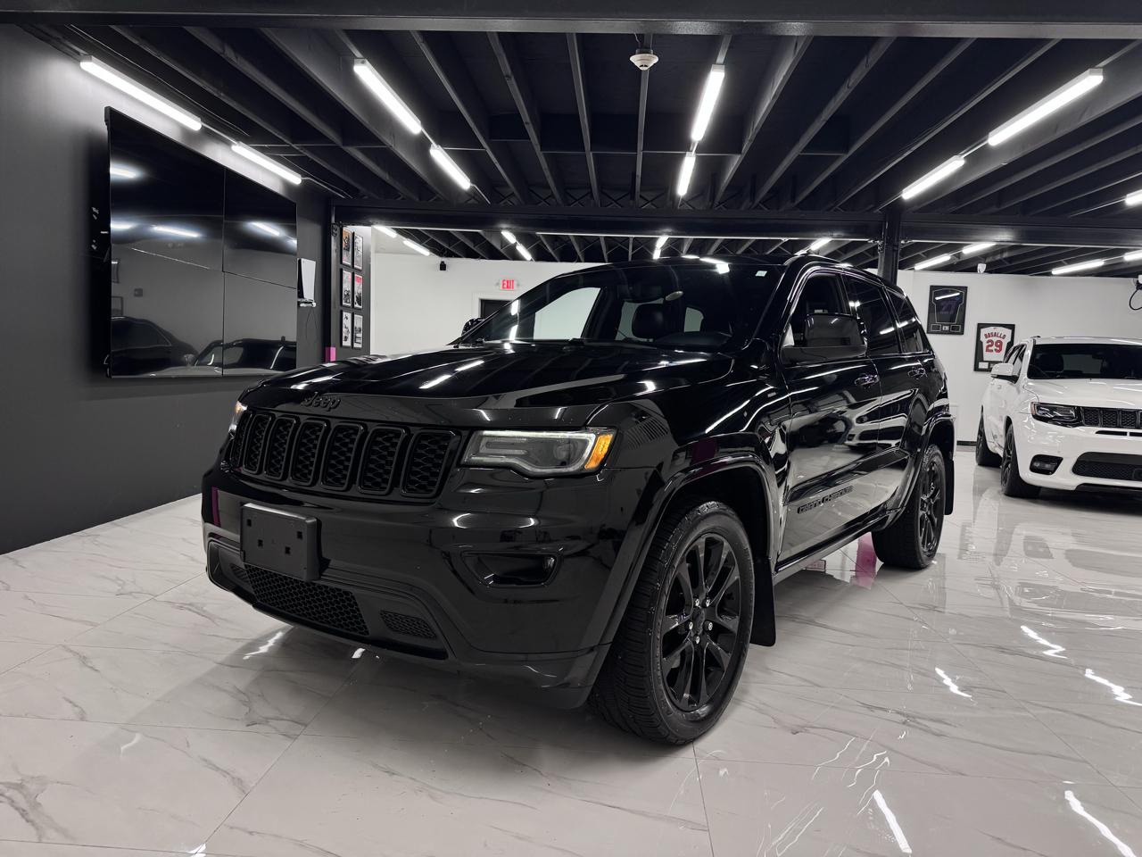 2020 Jeep Grand Cherokee Laredo 4WD