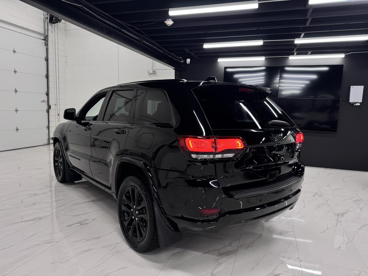 Jeep Grand Cherokee Laredo 4WD 2020