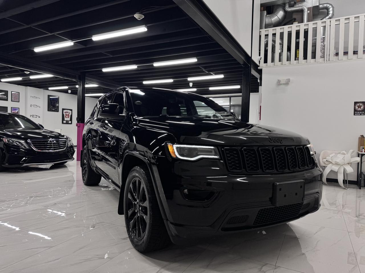 Jeep Grand Cherokee Laredo 4WD 2020