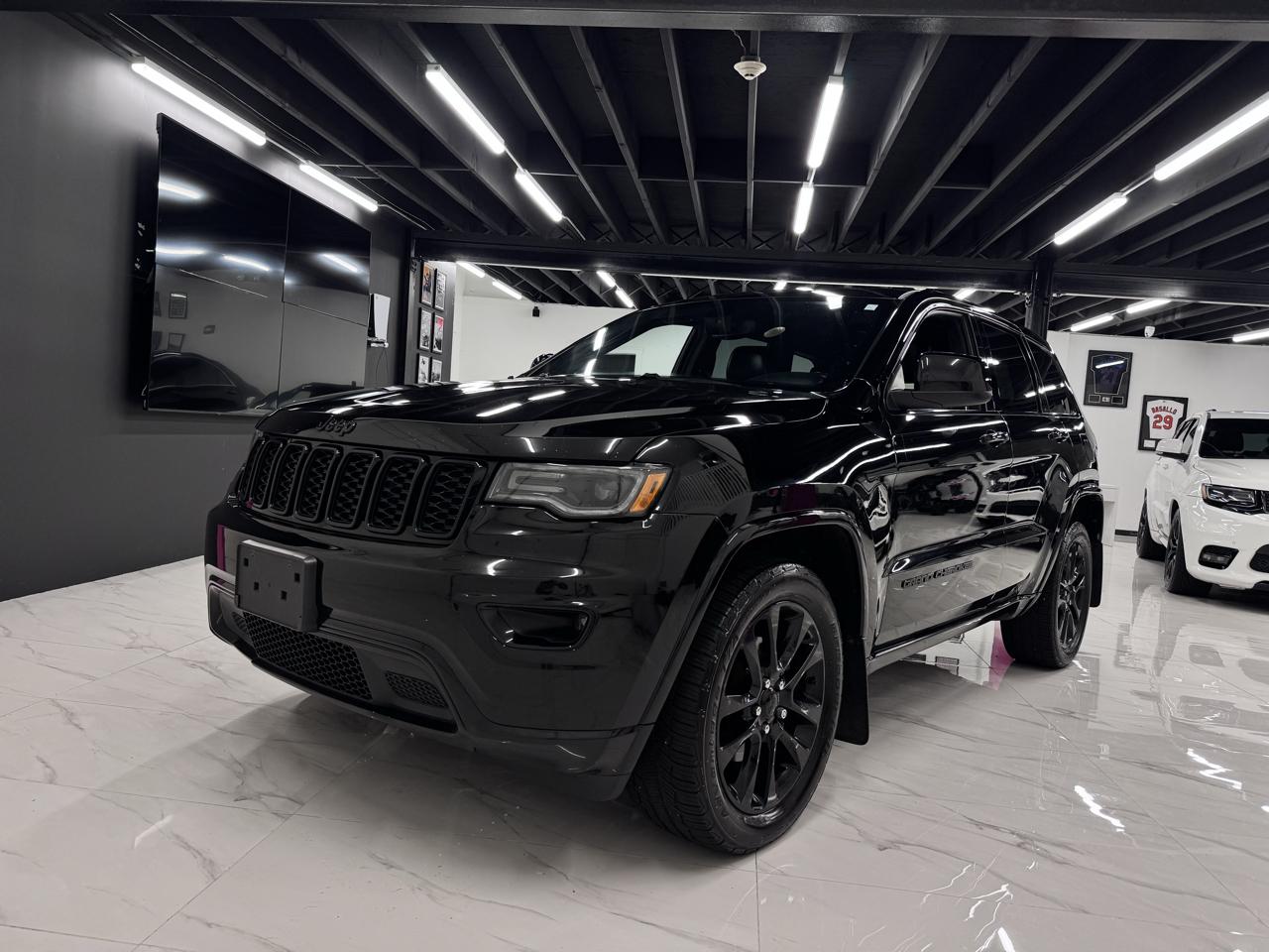 Jeep Grand Cherokee Laredo 4WD 2020