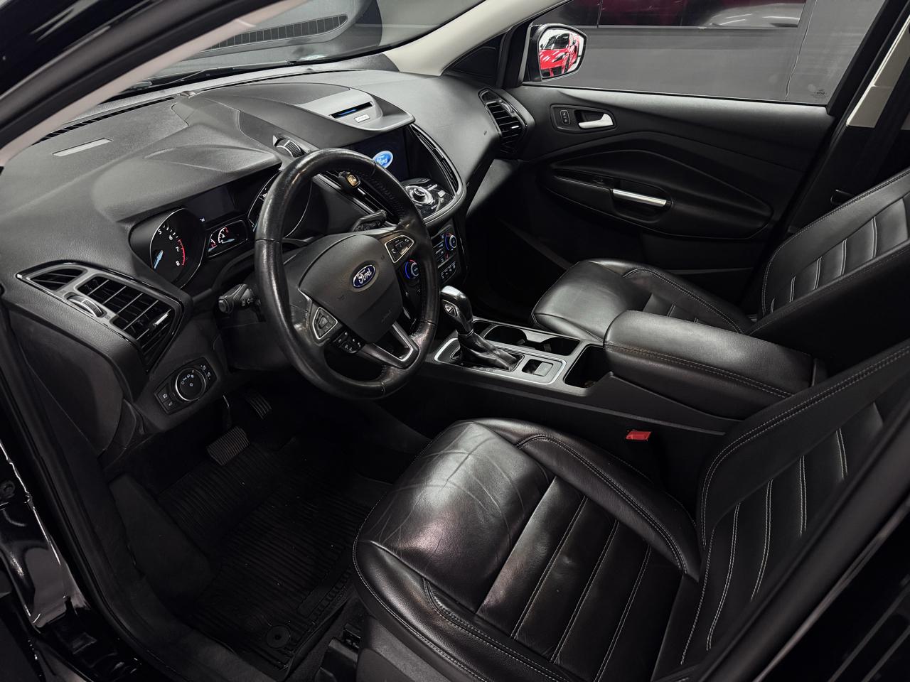 Ford Escape Titanium 4WD 2018