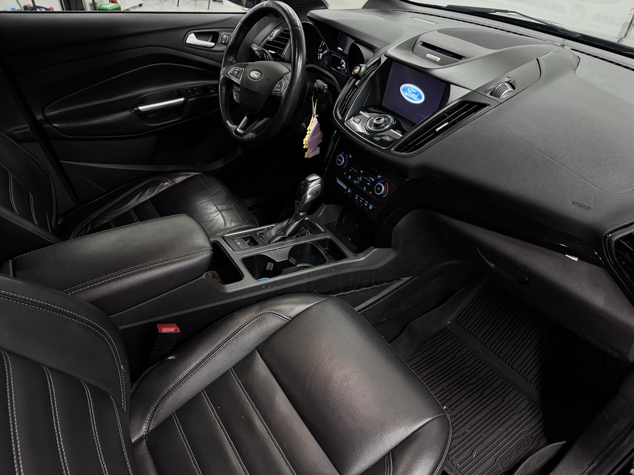 Ford Escape Titanium 4WD 2018