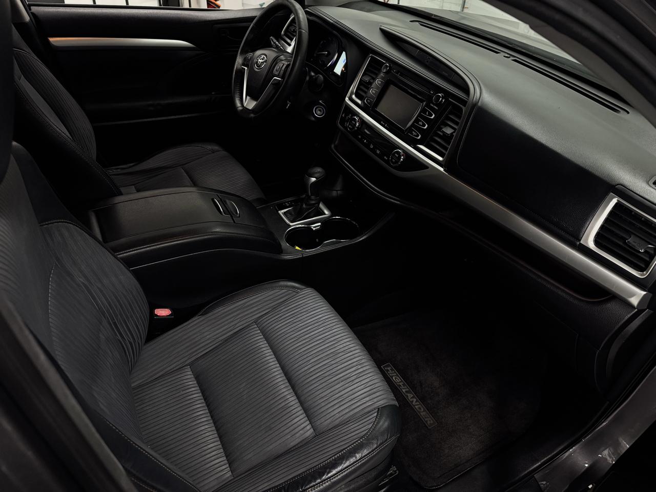 Toyota Highlander LE FWD V6 2014