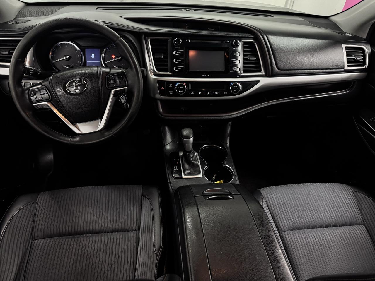 Toyota Highlander LE FWD V6 2014