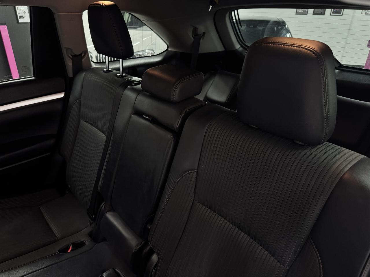 Toyota Highlander LE FWD V6 2014