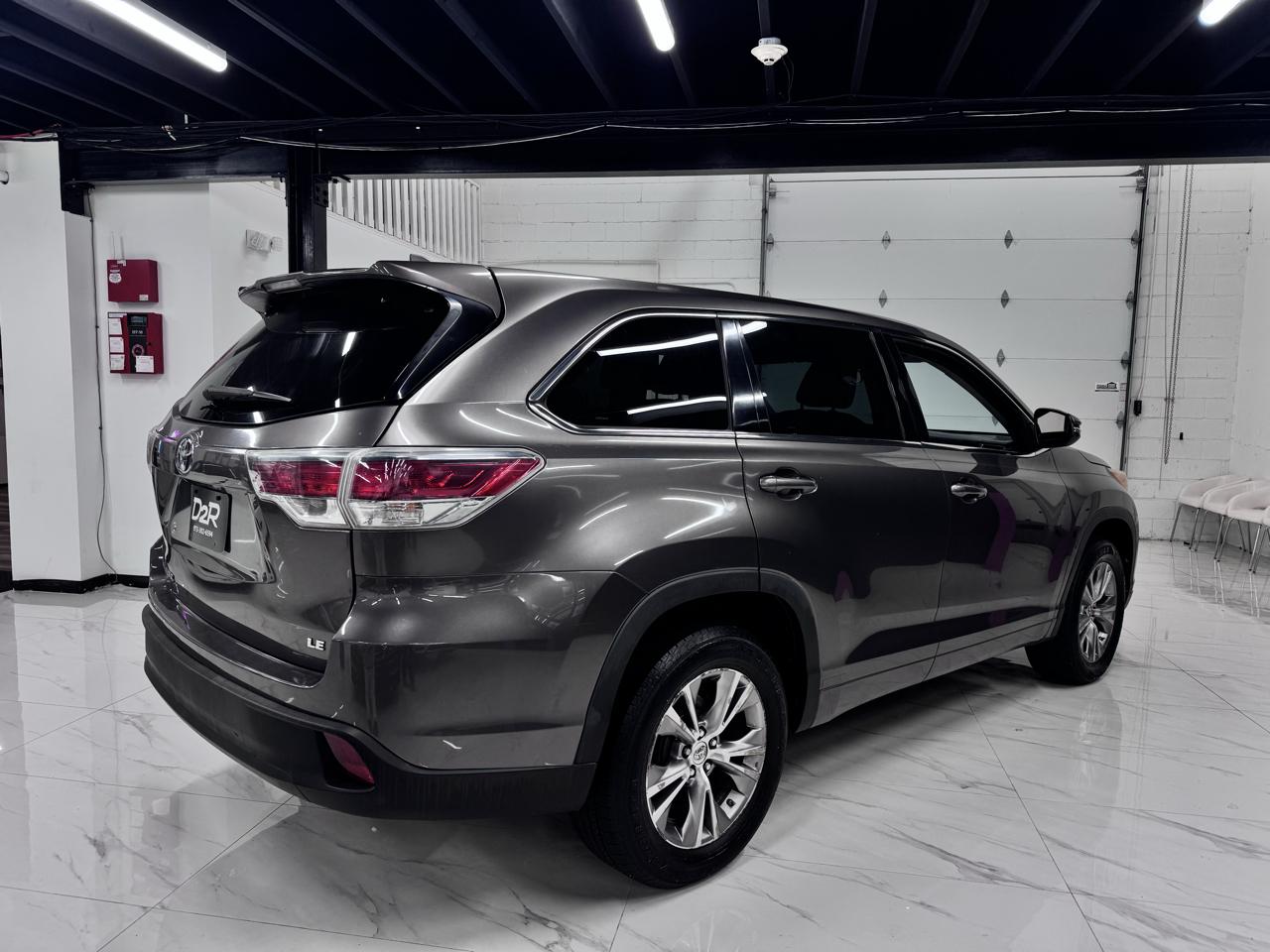 Toyota Highlander LE FWD V6 2014