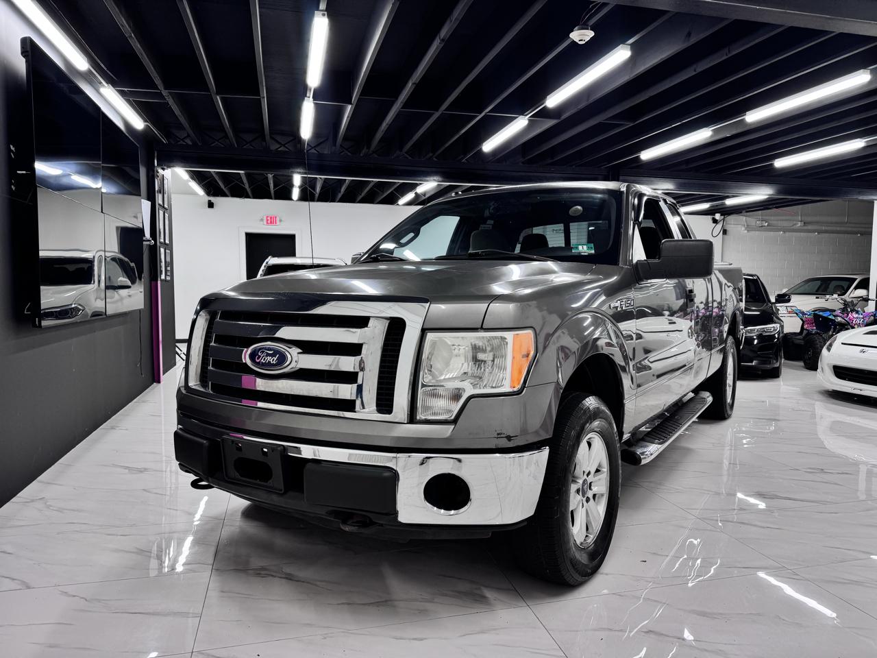 Ford F-150 XLT SuperCab 8-ft. Bed 4WD 2010