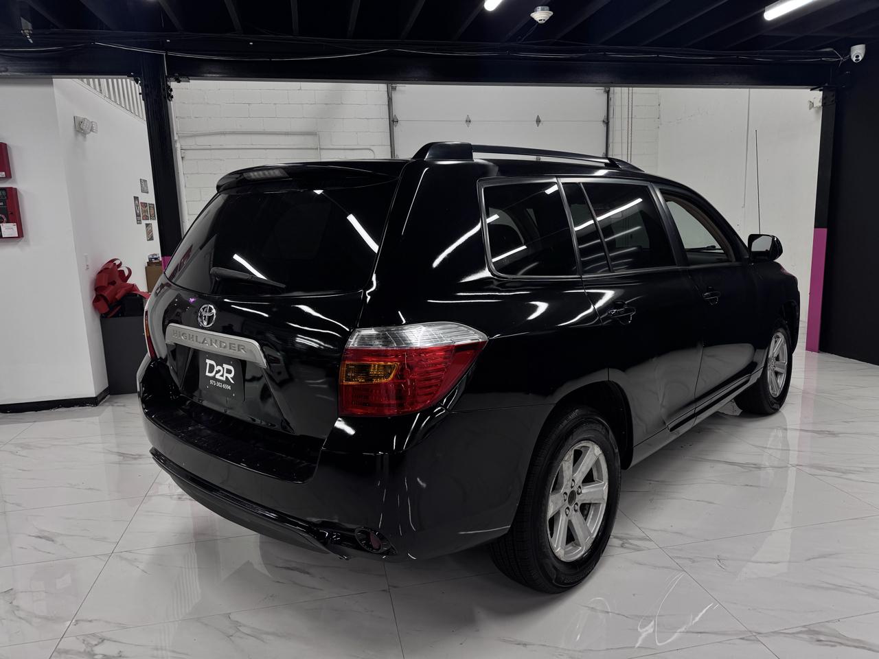 Toyota Highlander Base 4WD 2010