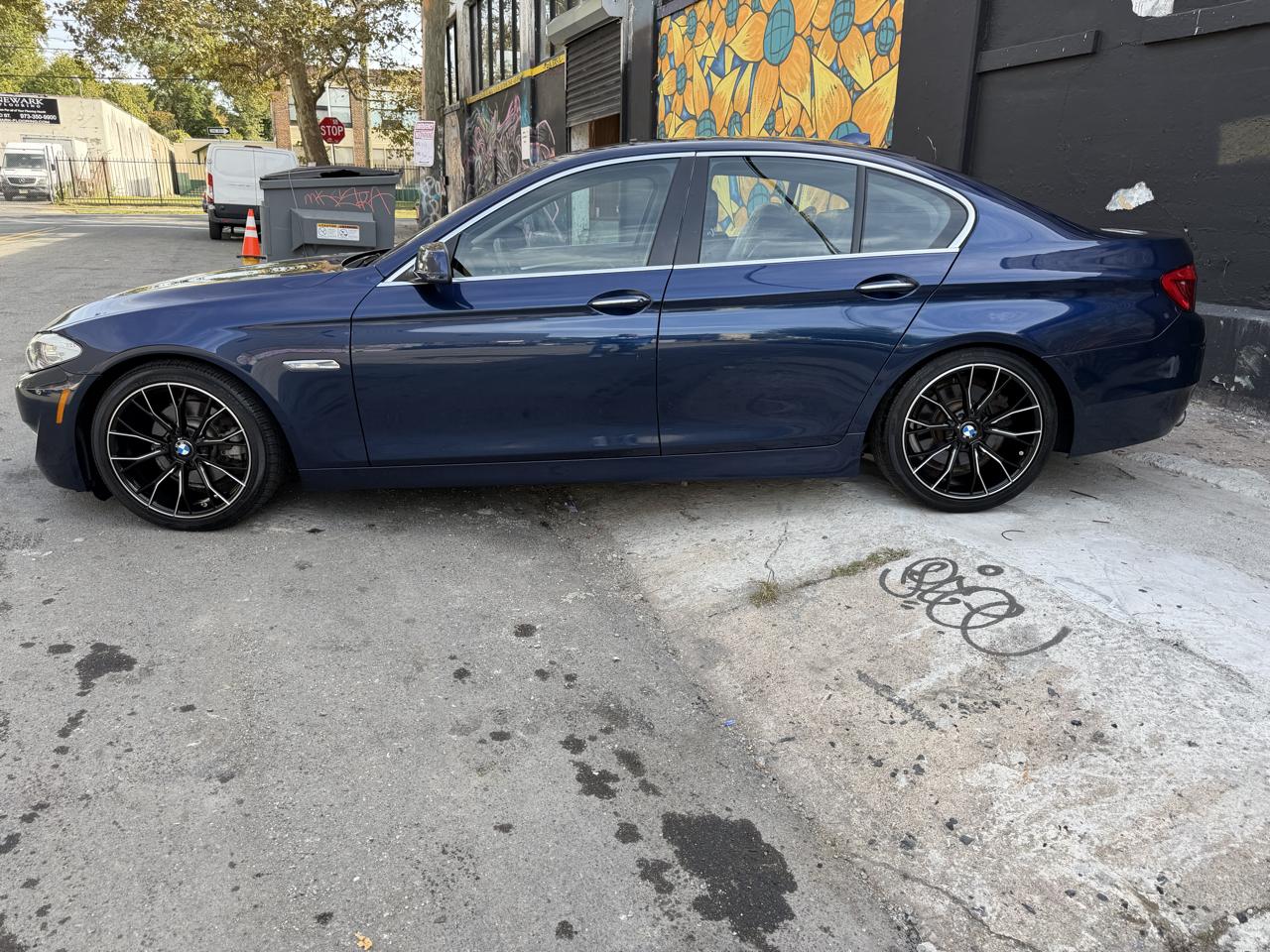 BMW 5-Series 528i xDrive 2013