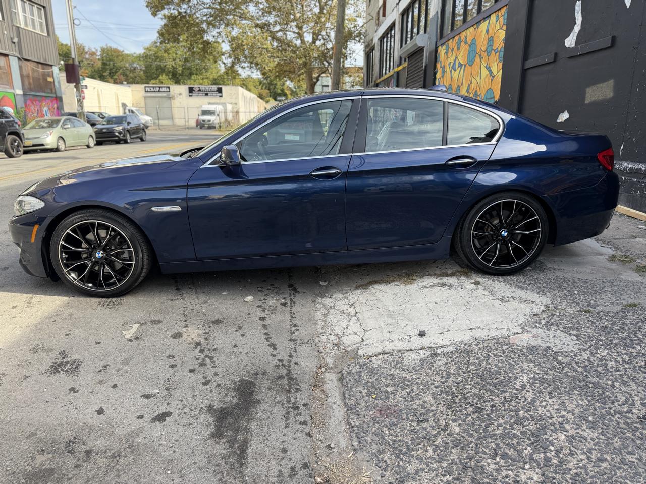 BMW 5-Series 528i xDrive 2013