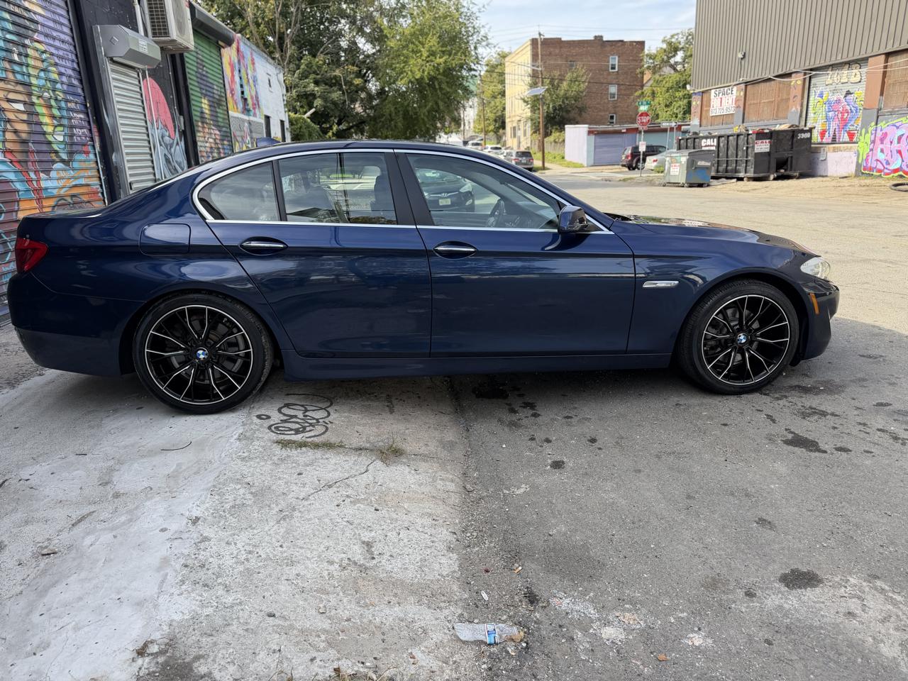BMW 5-Series 528i xDrive 2013