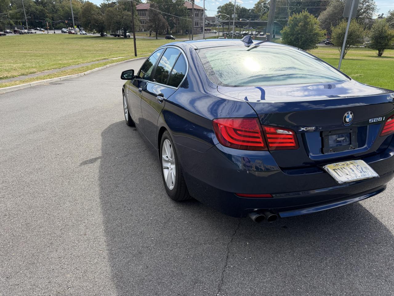 BMW 5-Series 528i xDrive 2013