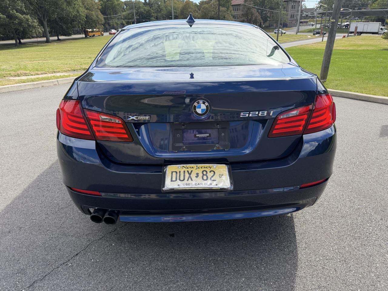 BMW 5-Series 528i xDrive 2013