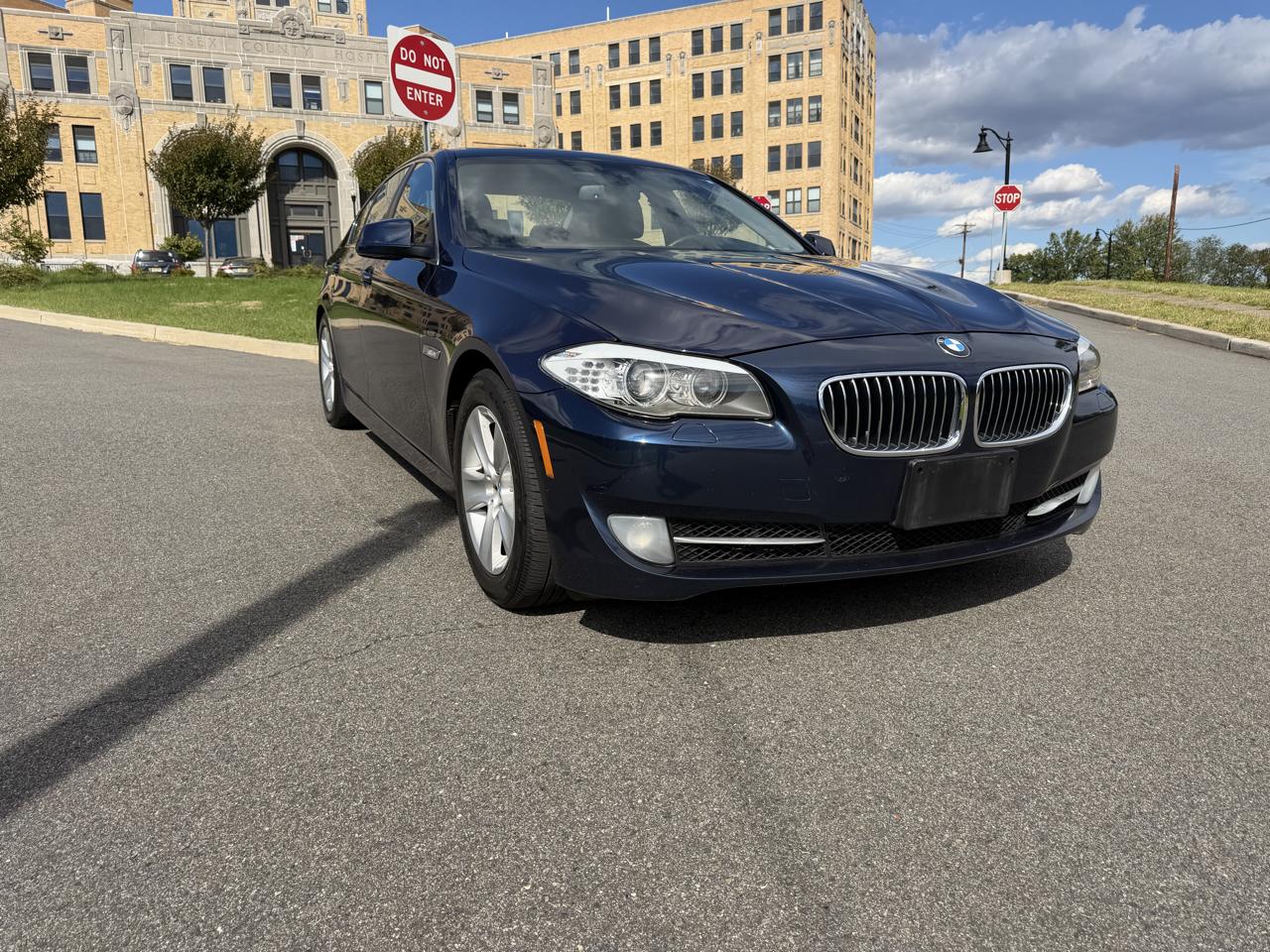 BMW 5-Series 528i xDrive 2013