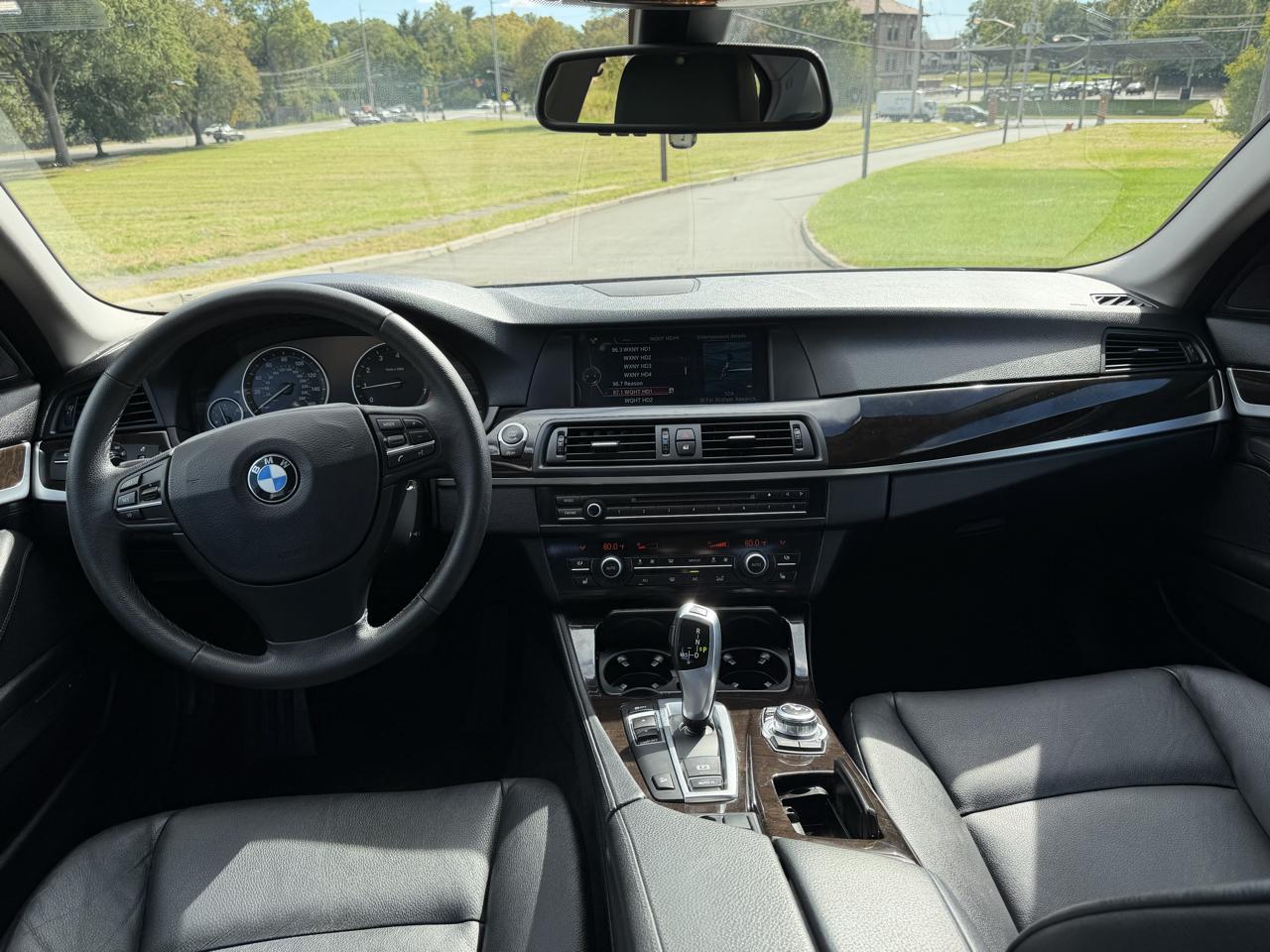 BMW 5-Series 528i xDrive 2013