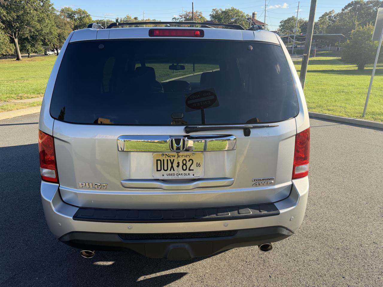 Honda Pilot Touring 4WD 5-Spd AT with DVD 2012