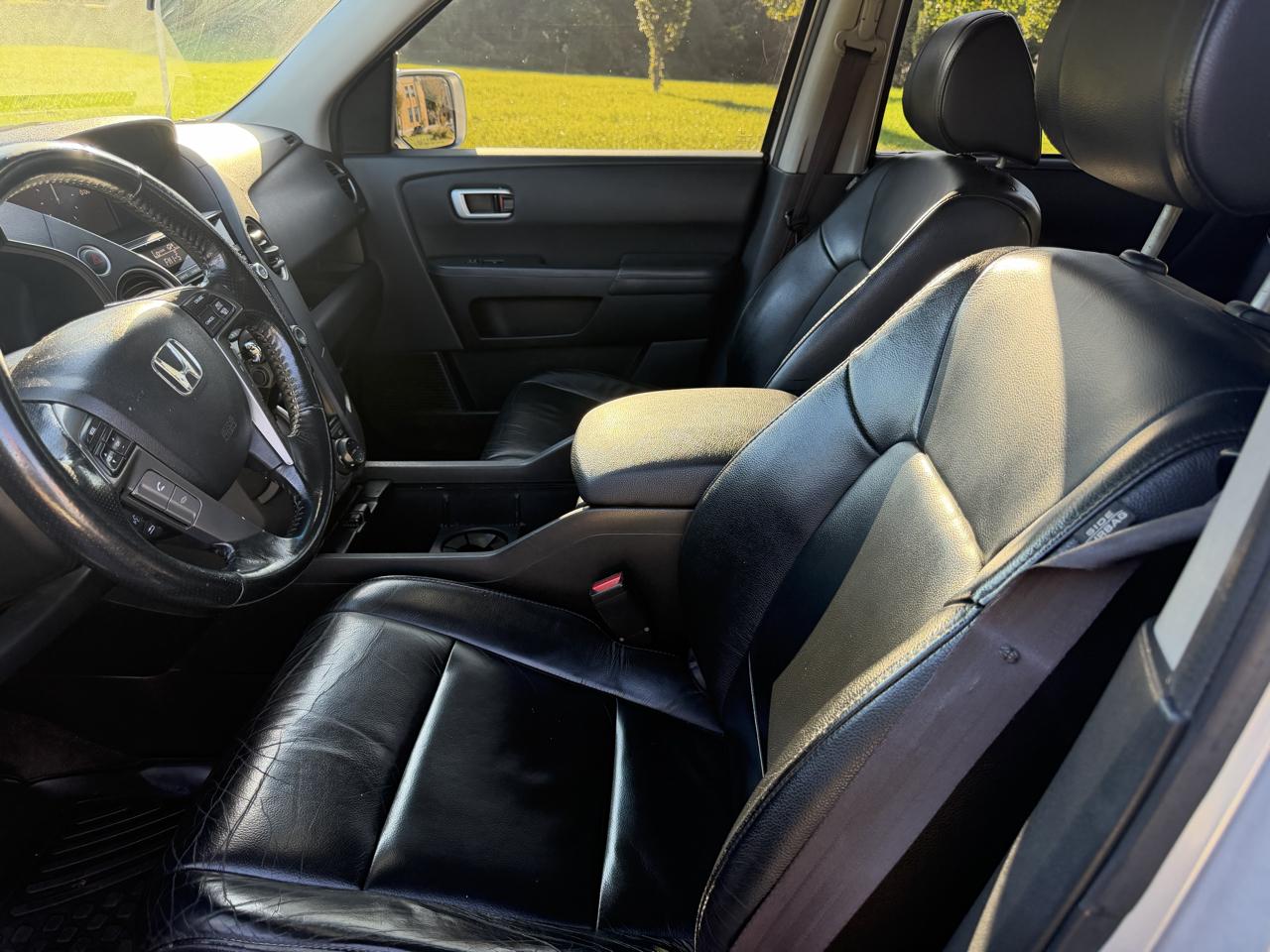 Honda Pilot Touring 4WD 5-Spd AT with DVD 2012