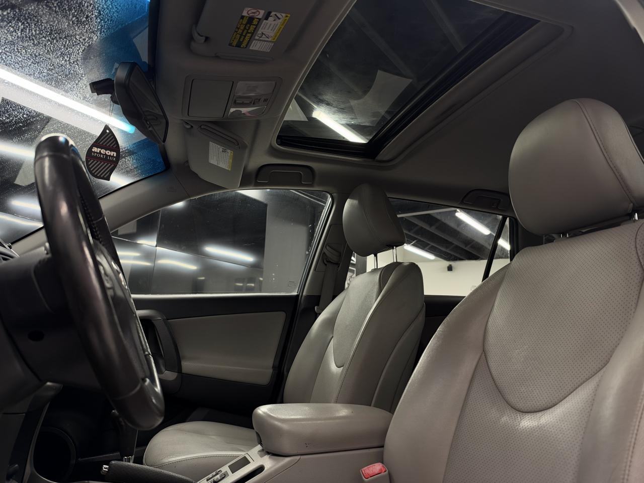 Toyota RAV4 Limited V6 4WD 2012