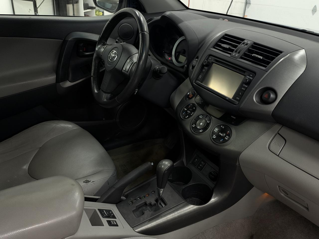 Toyota RAV4 Limited V6 4WD 2012