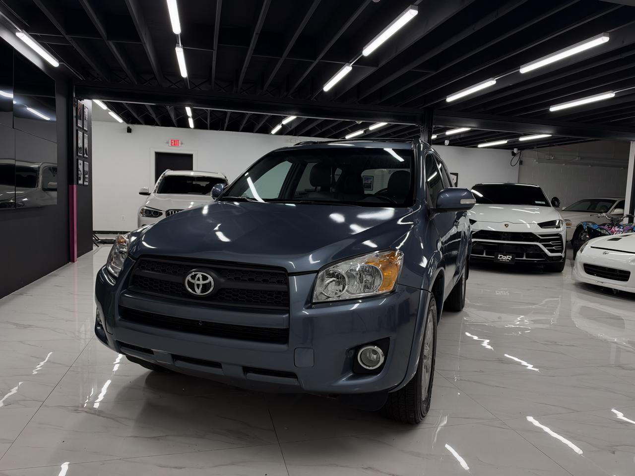 Toyota RAV4 Limited V6 4WD 2012