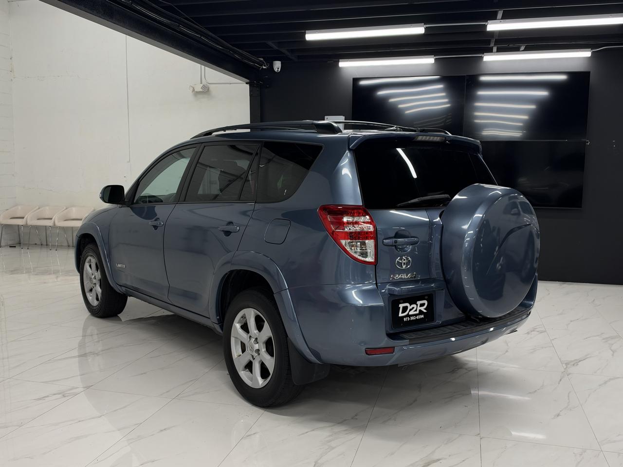 Toyota RAV4 Limited V6 4WD 2012