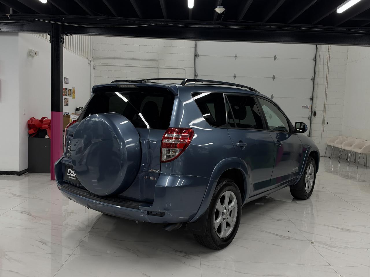 Toyota RAV4 Limited V6 4WD 2012
