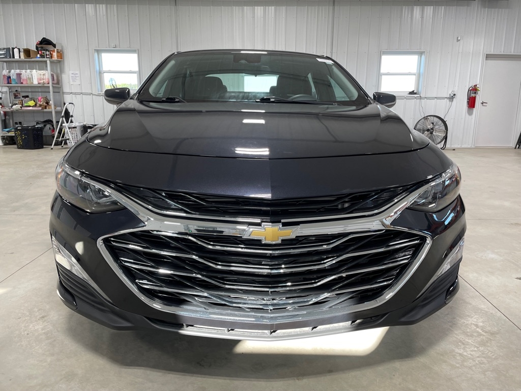 2023 Chevrolet Malibu 1LT photo 2
