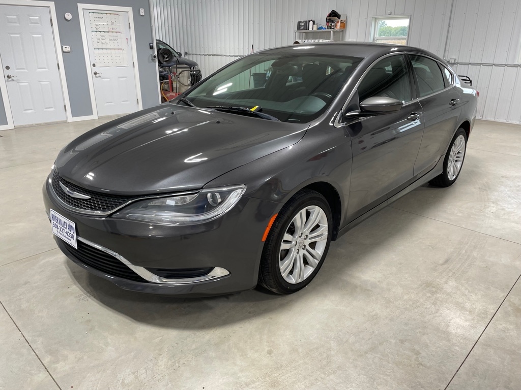 2015 Chrysler 200 Limited photo 2