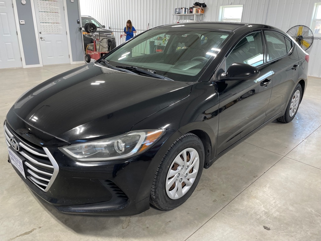 2017 Hyundai Elantra SE photo 2
