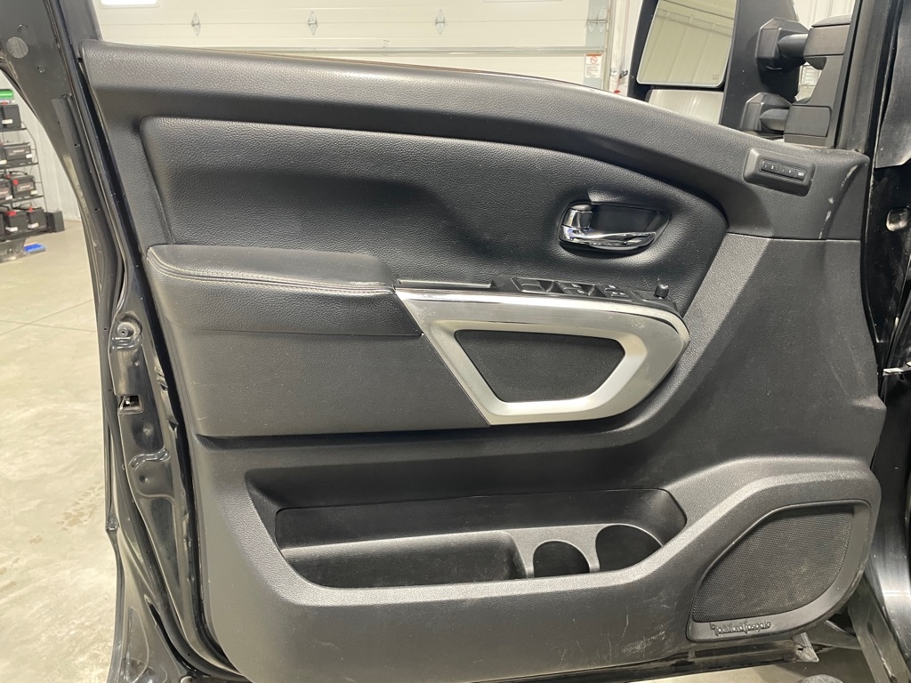 Nissan Titan XD  2016