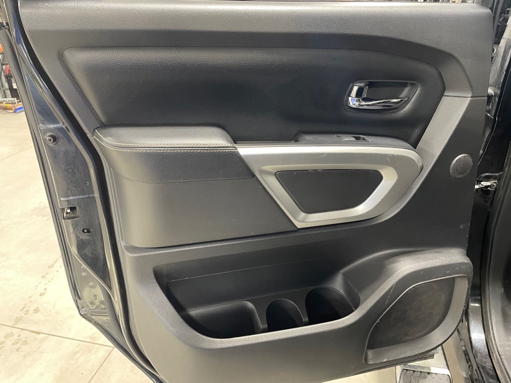 Nissan Titan XD  2016