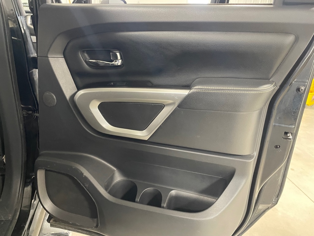 Nissan Titan XD  2016