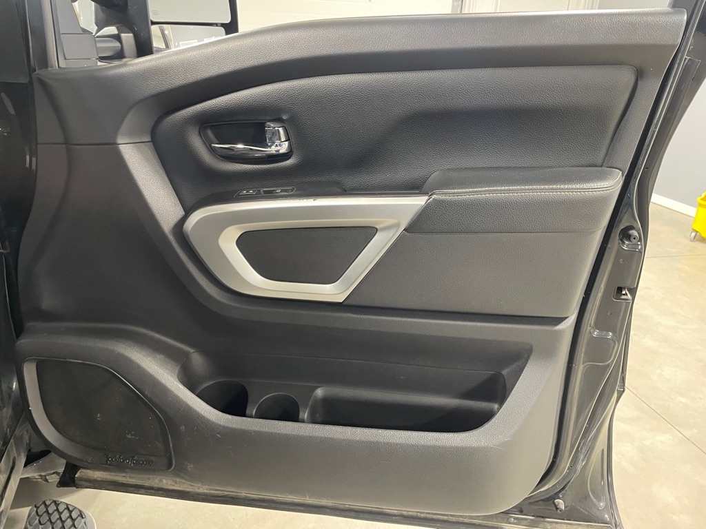 Nissan Titan XD  2016