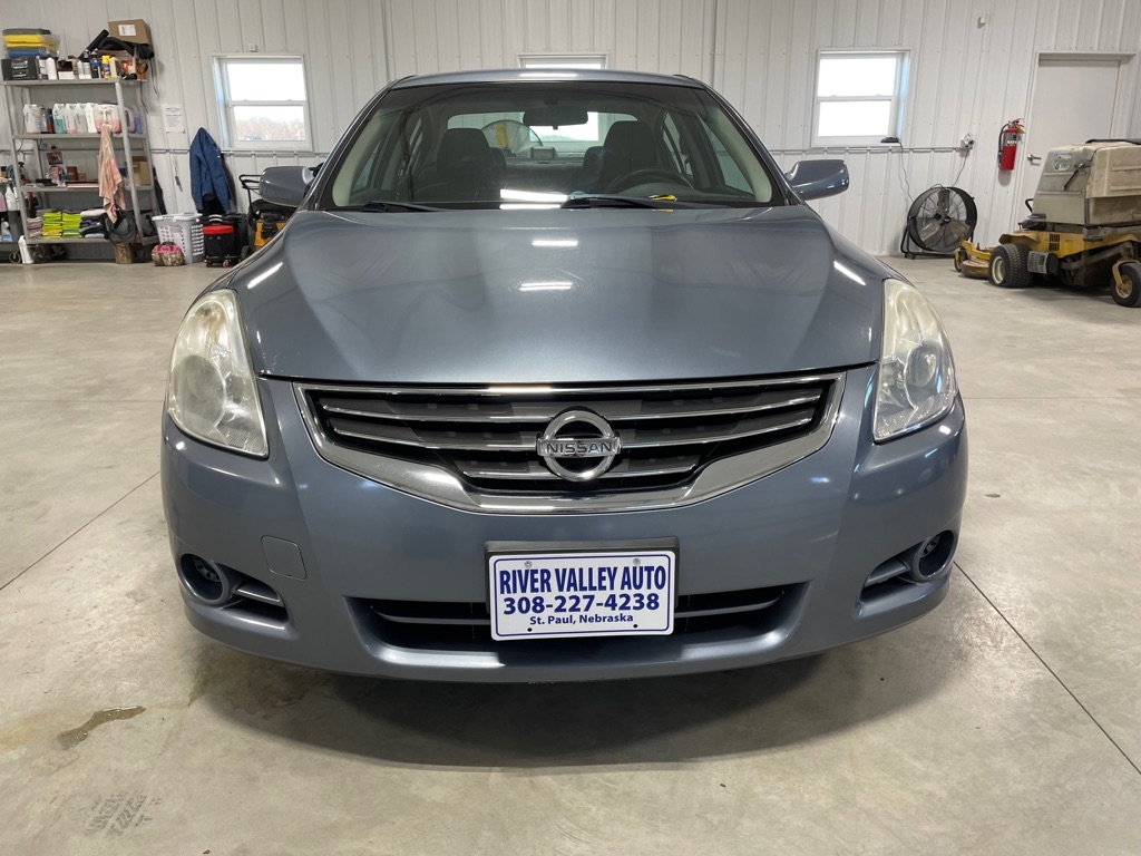Nissan Altima  2010