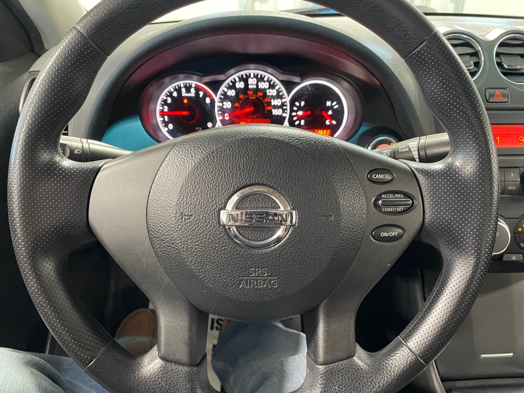 Nissan Altima  2010