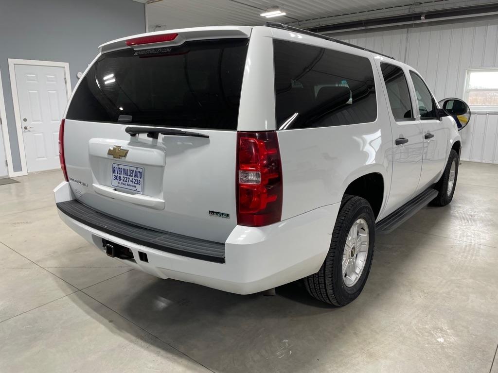 Chevrolet Suburban  2010