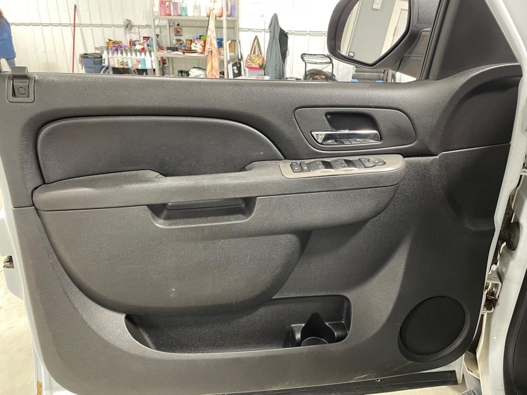 Chevrolet Suburban  2010