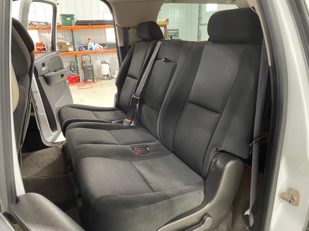 Chevrolet Suburban  2010