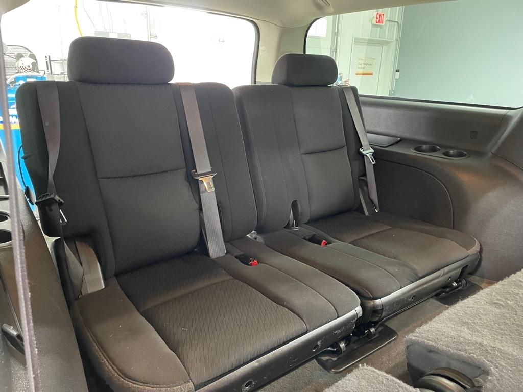 Chevrolet Suburban  2010