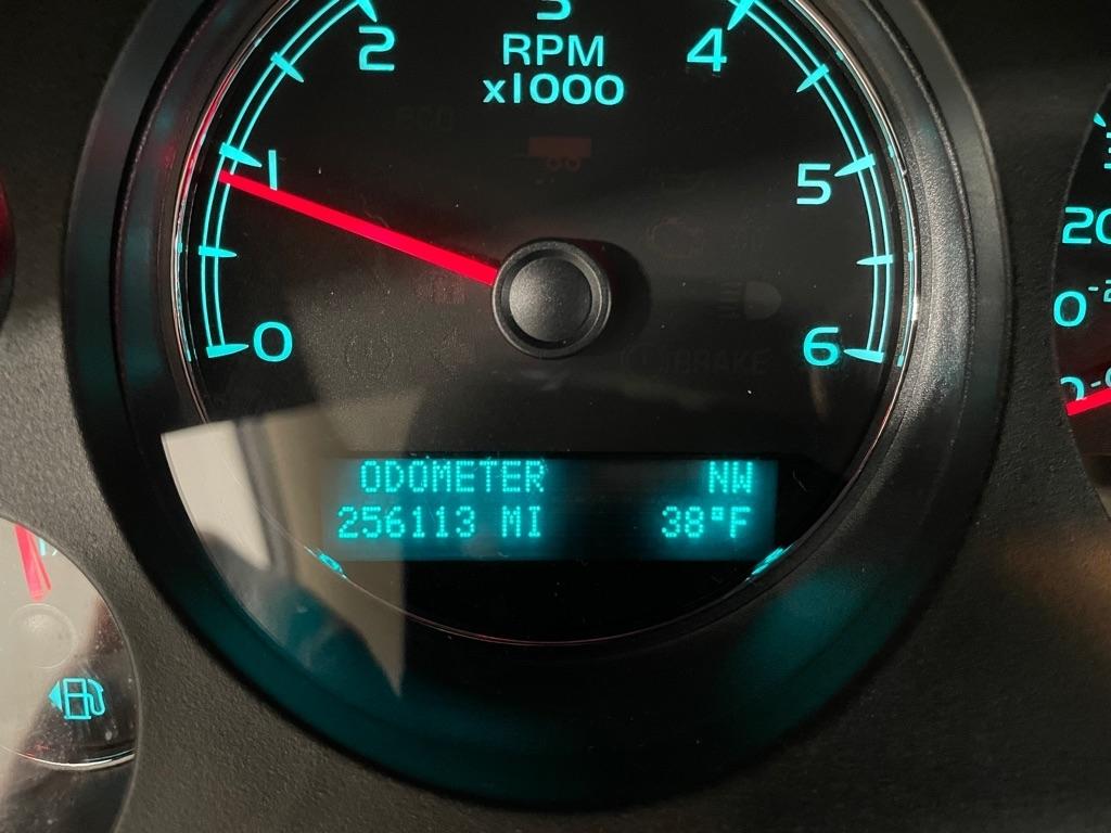 Chevrolet Suburban  2010