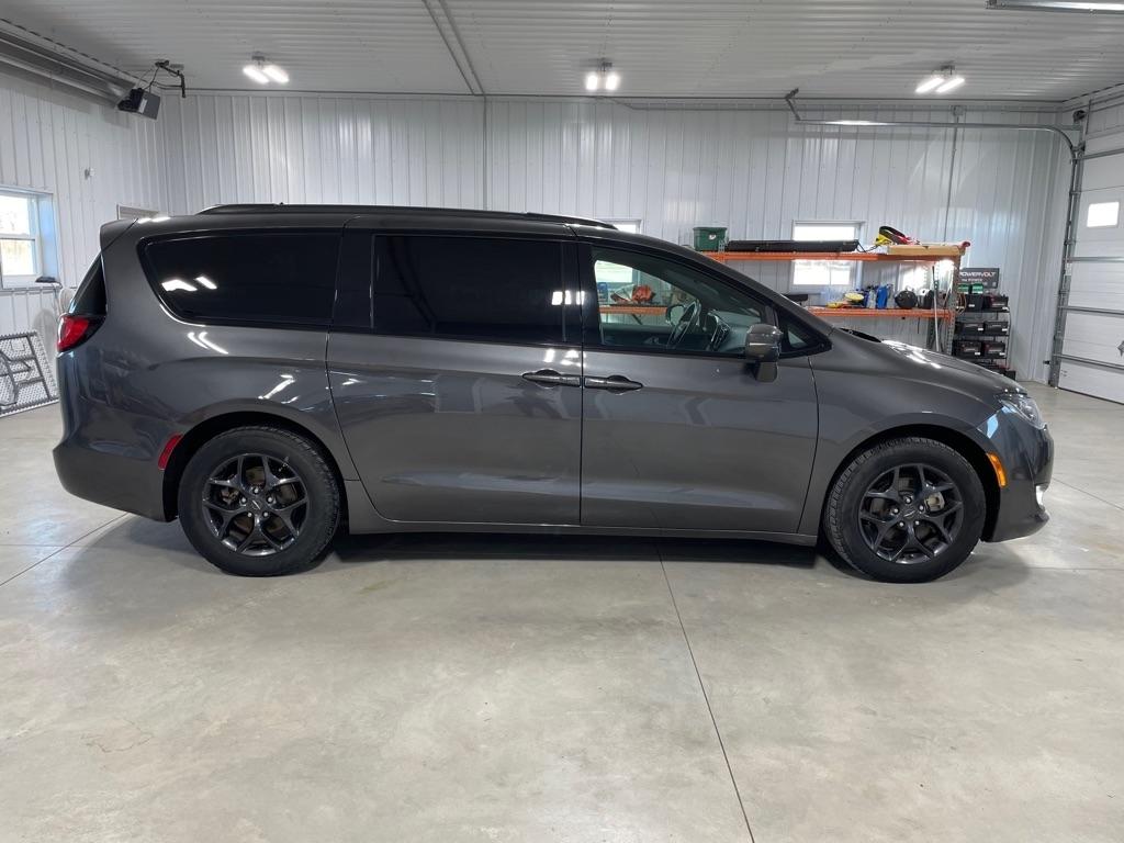 Chrysler Pacifica  2019