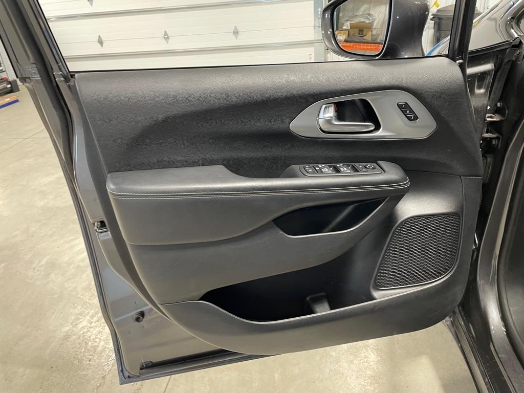 Chrysler Pacifica  2019