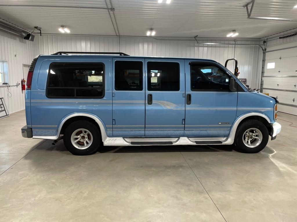 Chevrolet G-Series Van  1996