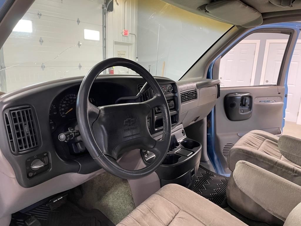 Chevrolet G-Series Van  1996