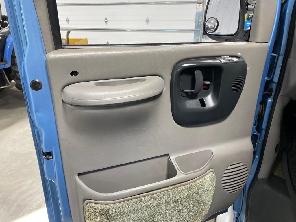 Chevrolet G-Series Van  1996