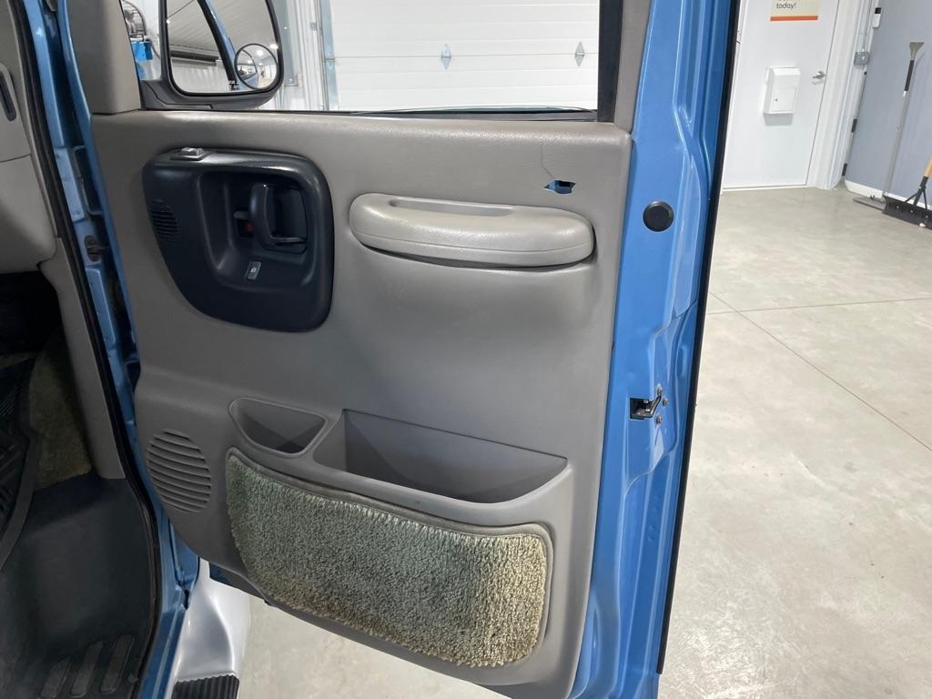 Chevrolet G-Series Van  1996