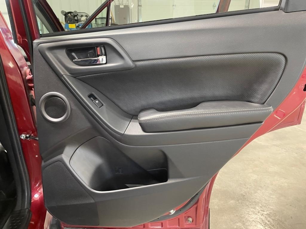 Subaru Forester 2.0XT Touring 2015