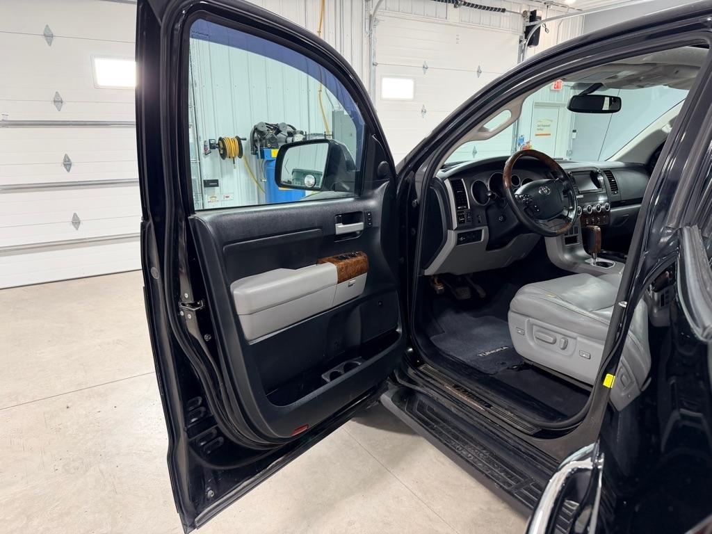 Toyota Tundra Platinum CrewMax 4WD 2012