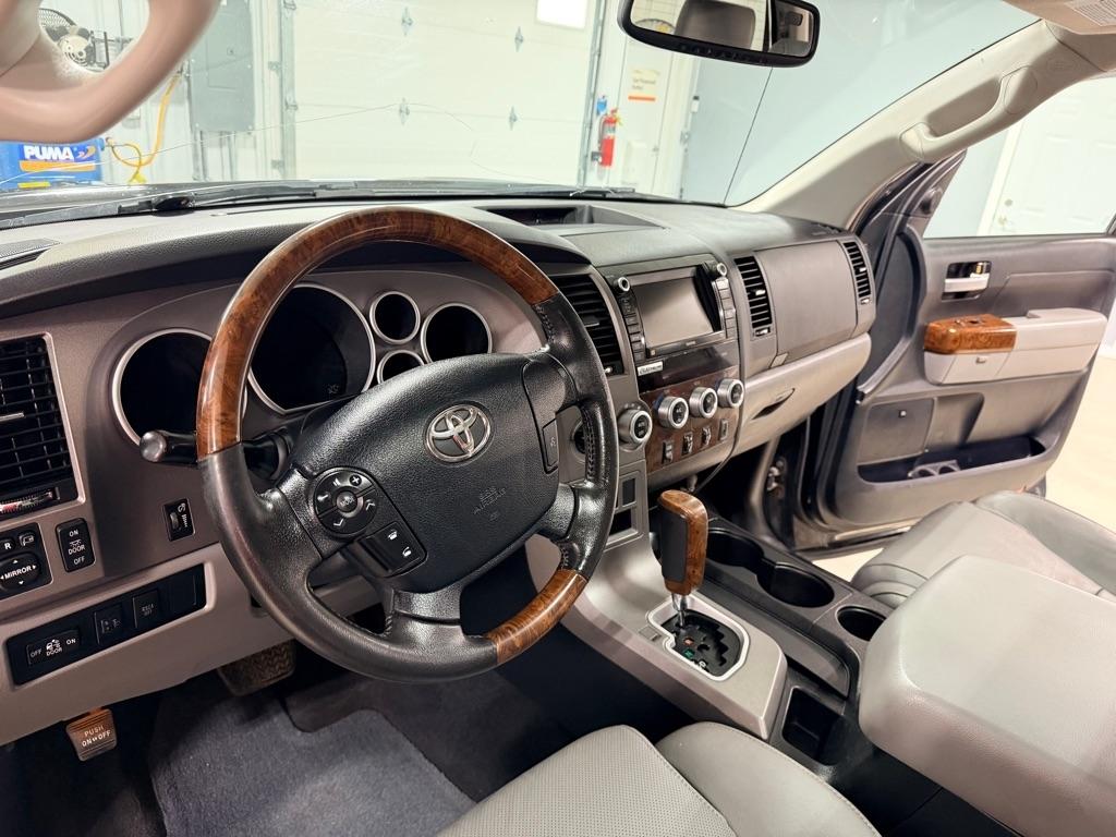 Toyota Tundra Platinum CrewMax 4WD 2012